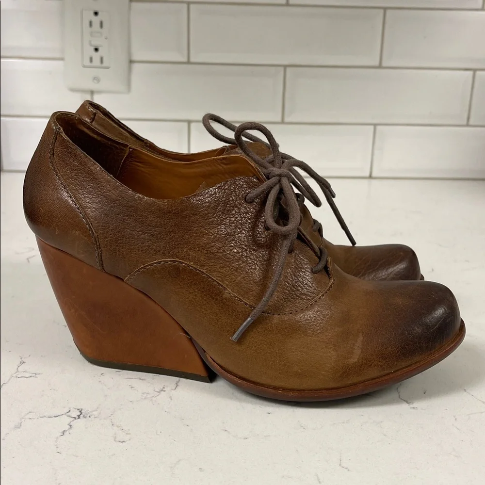 Kork- Ease Chianne Brown Leather Oxford
Lace Up Ankle Bootie Size 8 - Picture 12 of 17